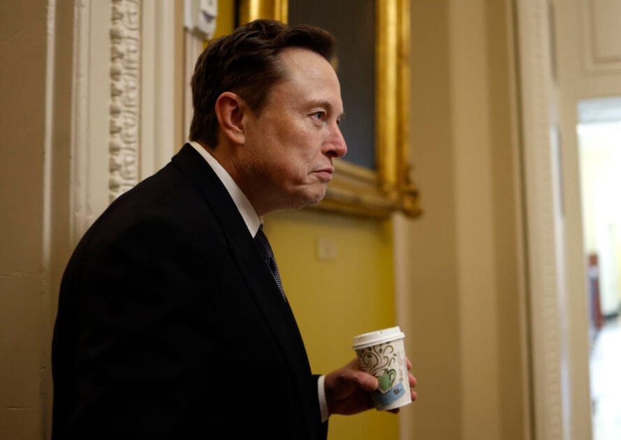 Musk lucrou US$ 150 milhões ao atrasar anúncio no Twitter