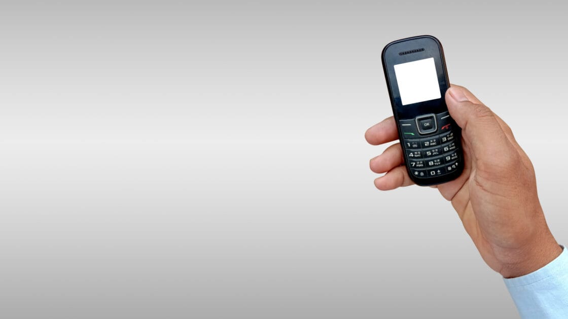 O Renascimento dos Dumbphones: Geração Z redescobre clássicos