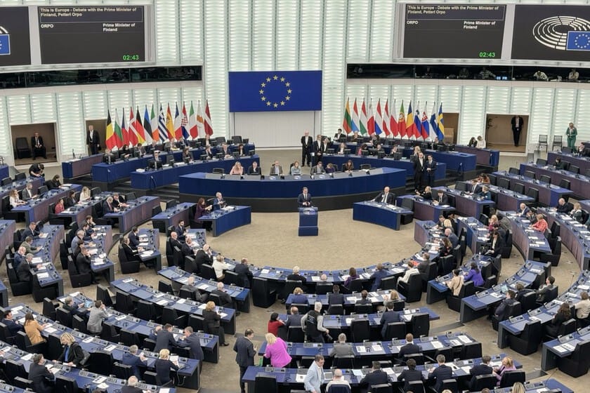 Parlamento Europeu aprova Lei da IA: manipulação e vigilância em massa são proibidas mundialmente