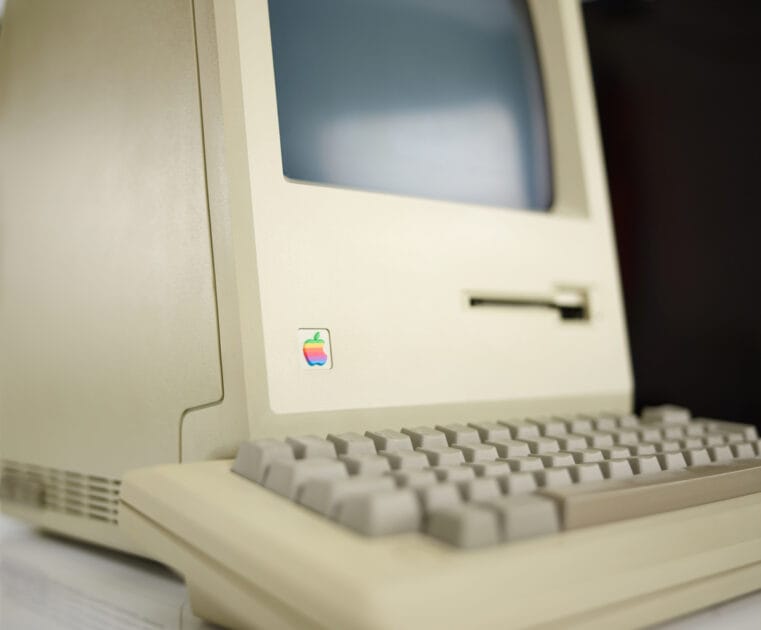 Severance: A Realidade dos Computadores Retrofuturistas
