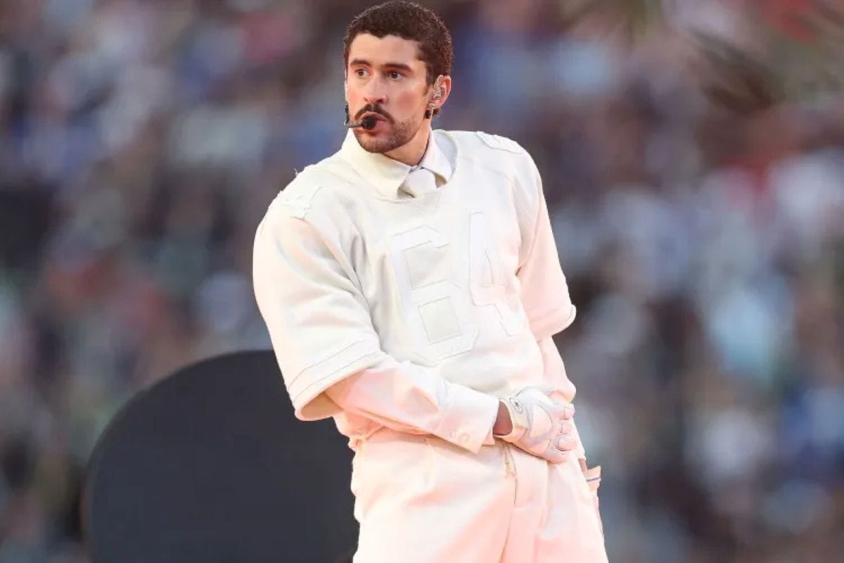 Performance de Bad Bunny no Super Bowl exalta cultura latina e provoca Trump